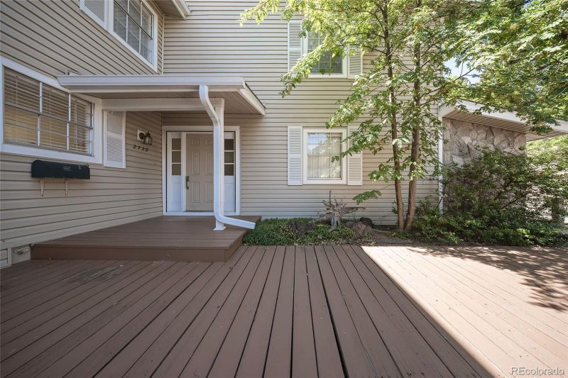 2720 S Heather Gardens Way, Aurora, CO 80014