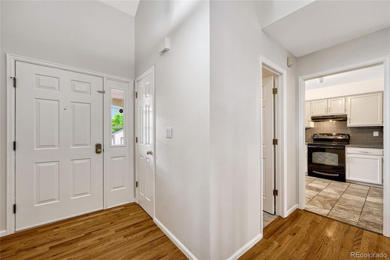 6765 S Poplar Ct, Centennial, CO 80112