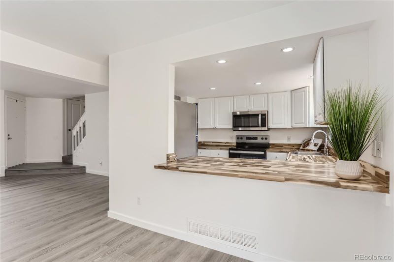 172 S Nome St, Aurora, CO 80012