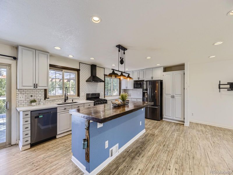 16339 E Tennessee Ave E, Aurora, CO 80017
