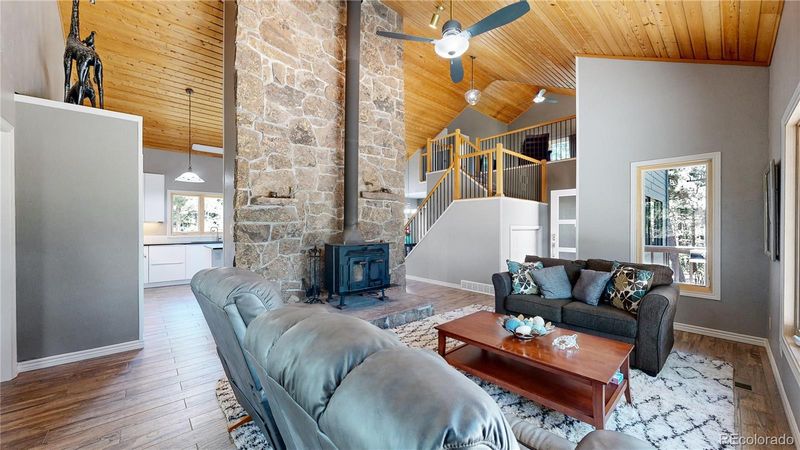 4147 Larkspur Ln, Larkspur, CO 80118