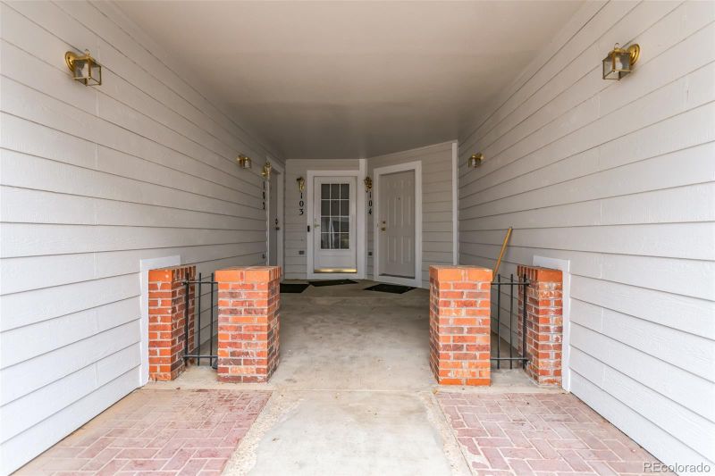 1371 S Cathay Ct #102, Aurora, CO 80017