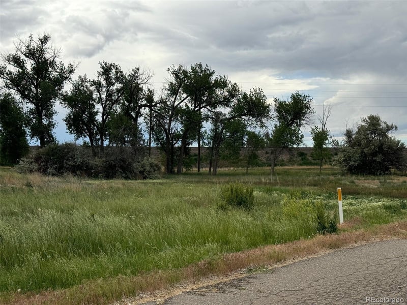 S Pine St, Keenesburg, CO 80643
