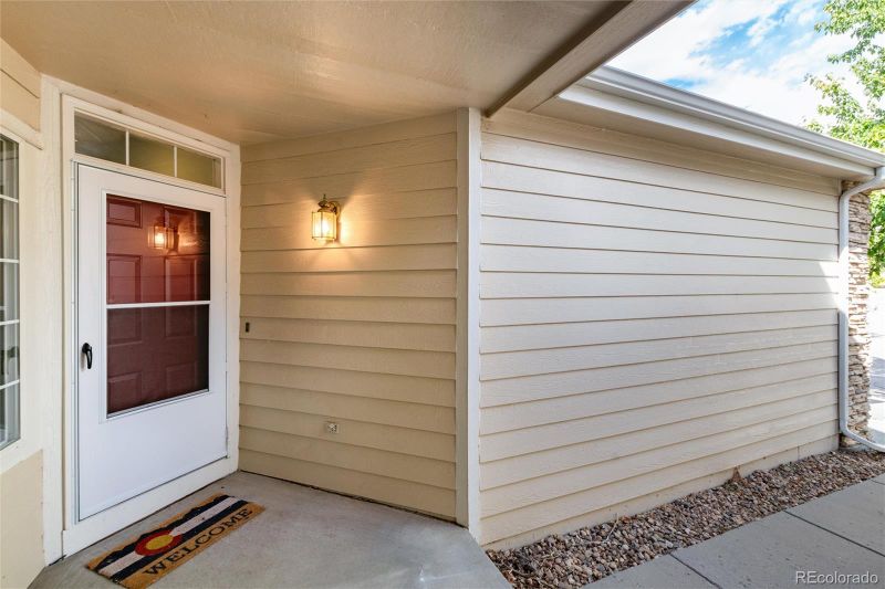 9082 W Phillips Dr, Littleton, CO 80128