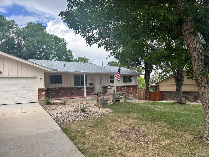 6967 S Spruce Dr W, Centennial, CO 80112