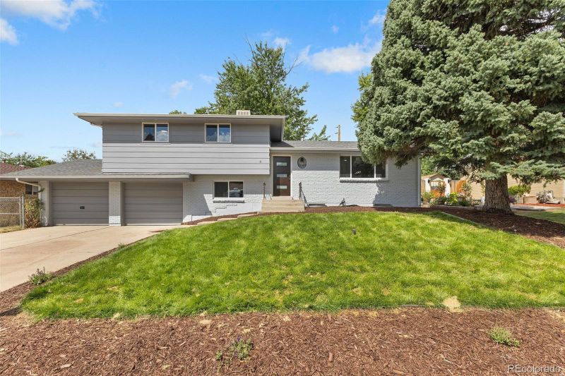 2049 S Zephyr Ct, Lakewood, CO 80227
