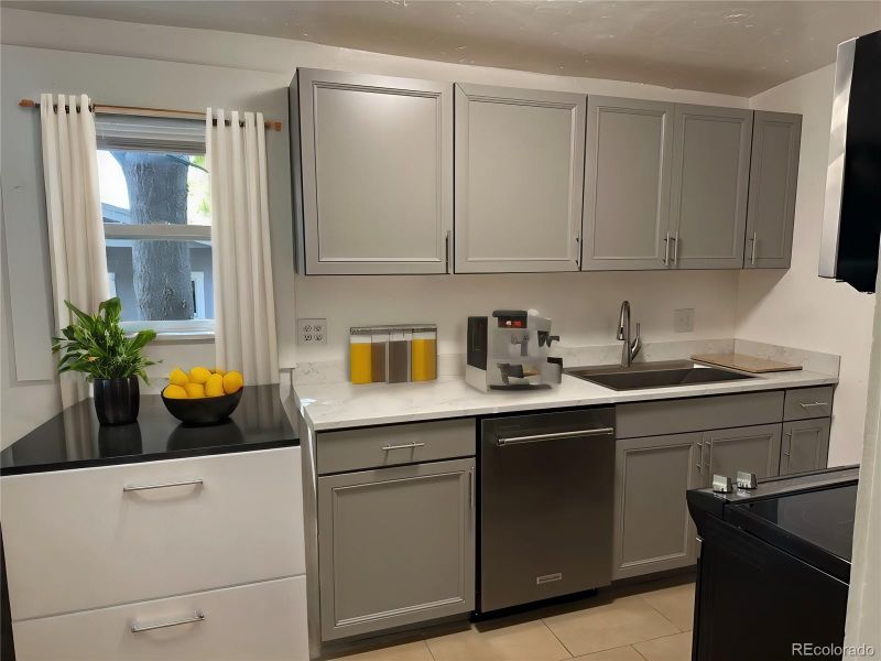 2051 Fulton St, Aurora, CO 80010