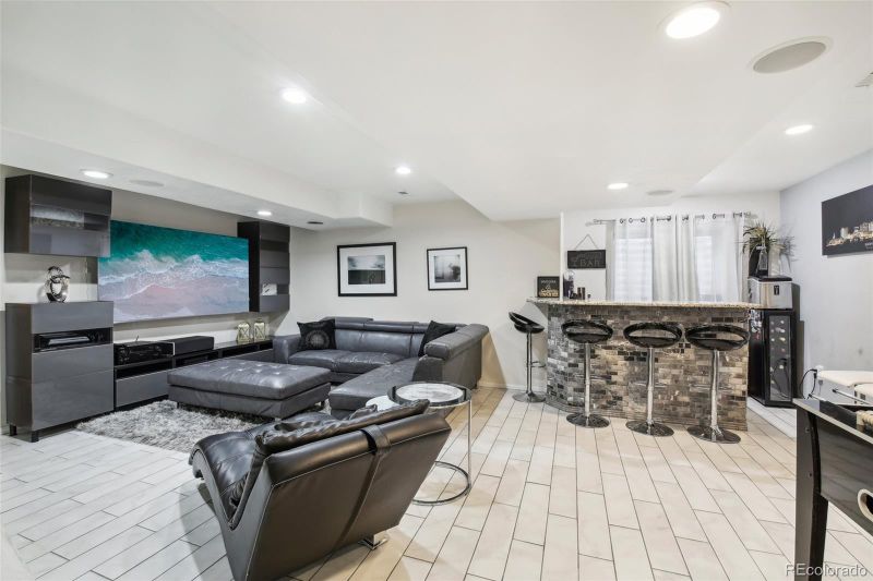 24684 E Chenango Dr, Aurora, CO 80016