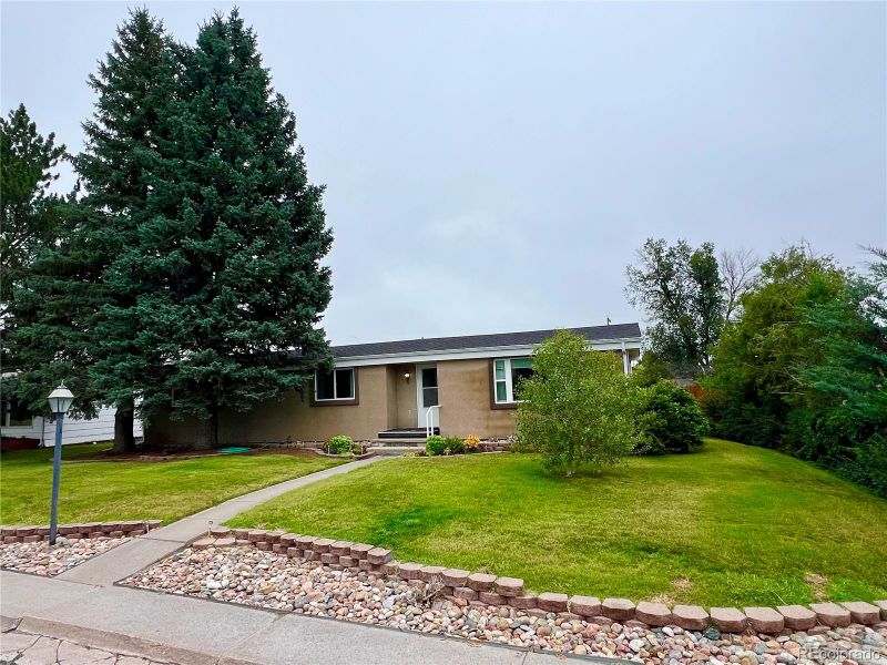 566 N Ave, Limon, CO 80828