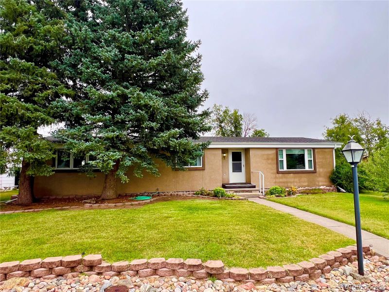566 N Ave, Limon, CO 80828
