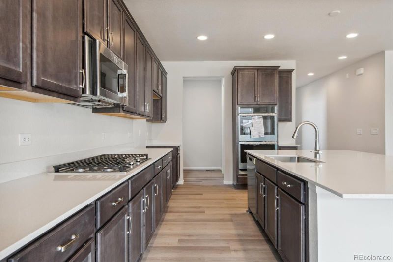 9665 Ceylon Ct, Commerce City, CO 80022