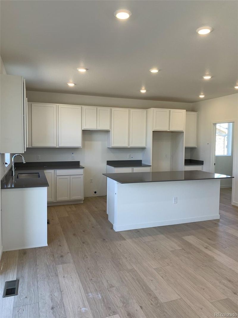 3875 N Picadilly Ct, Aurora, CO 80019
