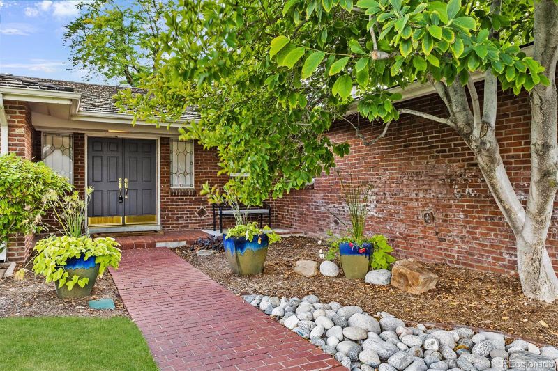 32 Wedge Way, Littleton, CO 80123