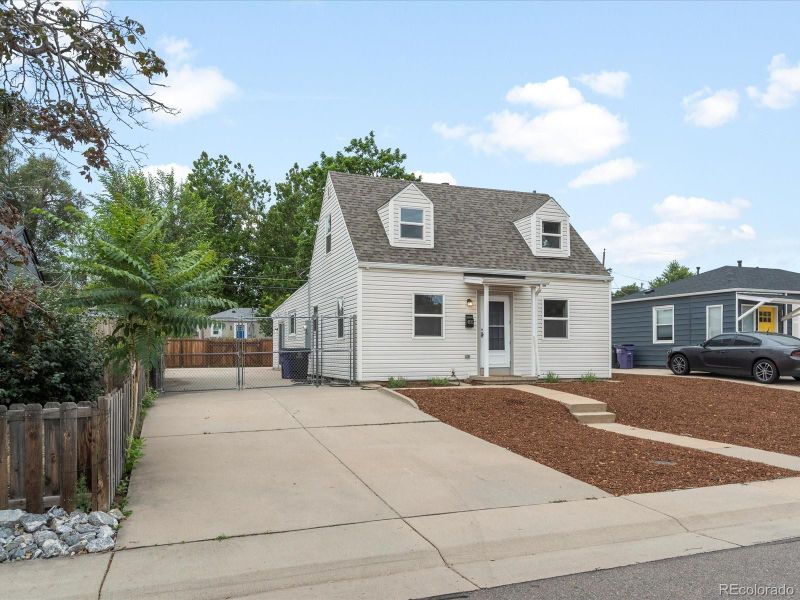4835 Shoshone St, Denver, CO 80221