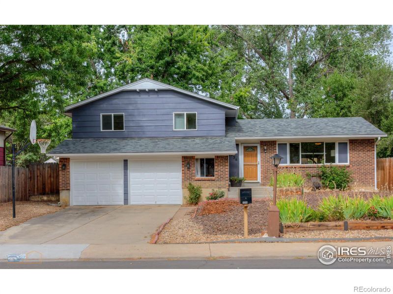 1238 Brookfield Dr, Longmont, CO 80501