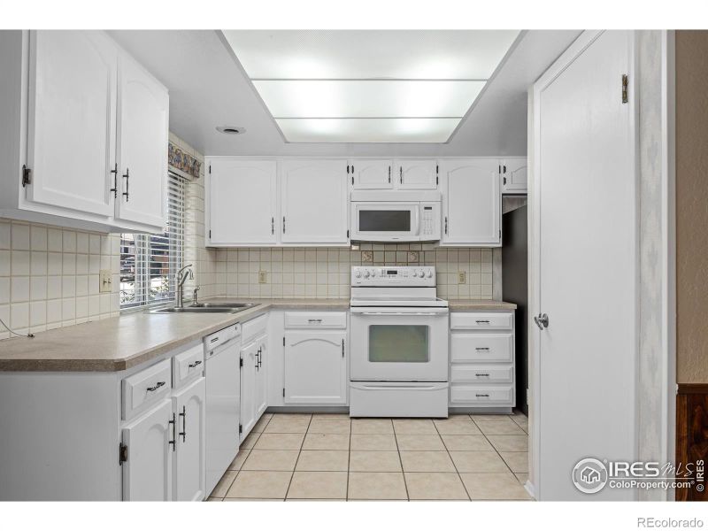 15532 E Kenyon Ave, Aurora, CO 80013