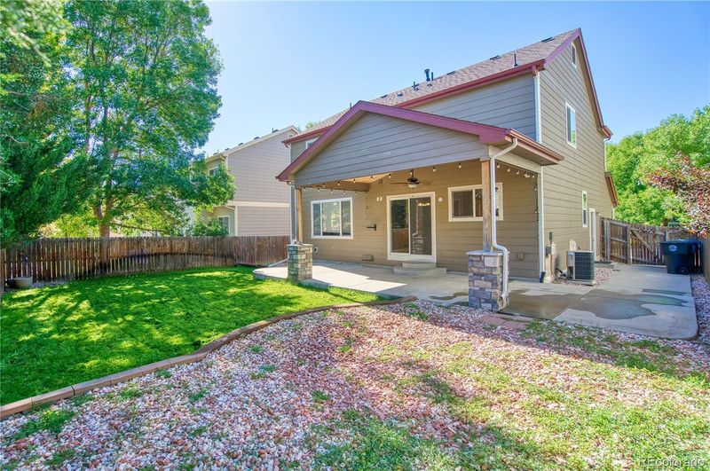 1418 Red Mountain Dr, Longmont, CO 80504