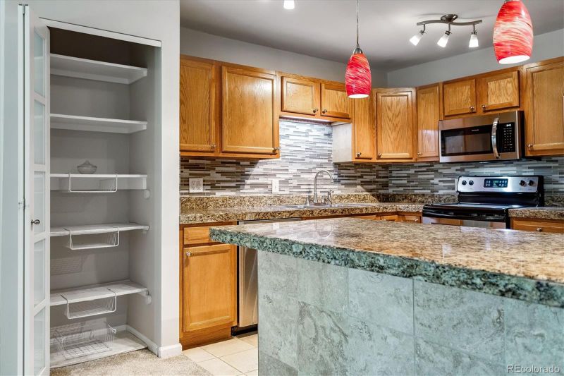 655 S Alton Way #12C, Denver, CO 80247