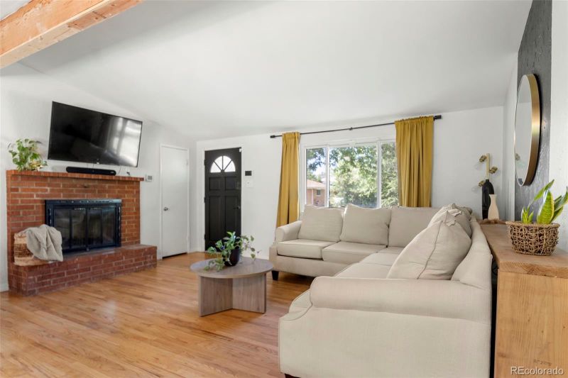 7930 Crestview Ln, Denver, CO 80221