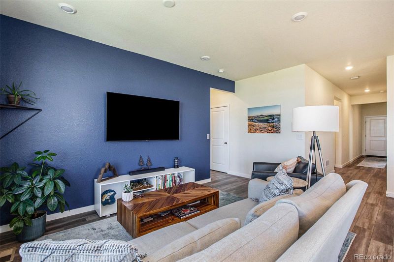 801 Avena Dr, Elizabeth, CO 80107
