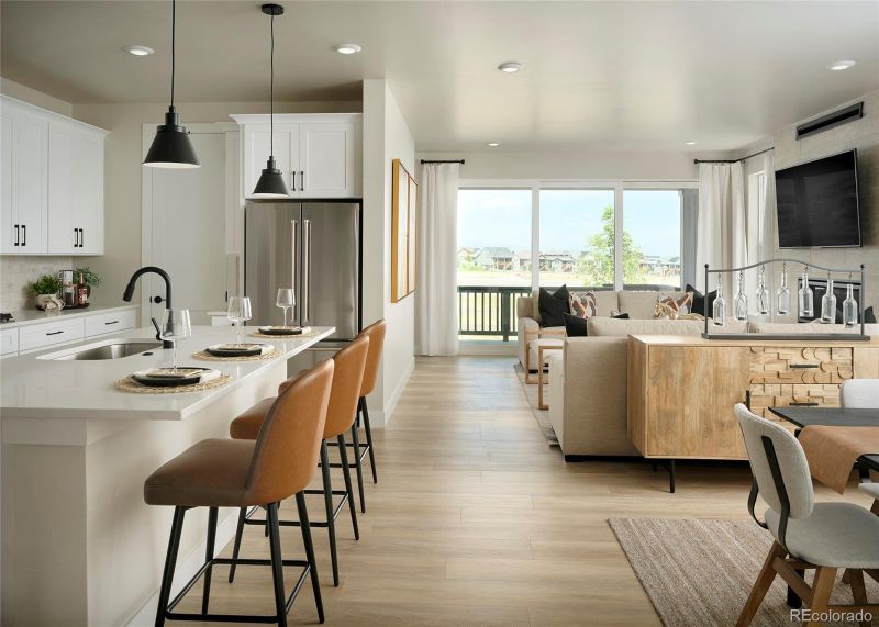 8912 Whiteclover St, Littleton, CO 80125