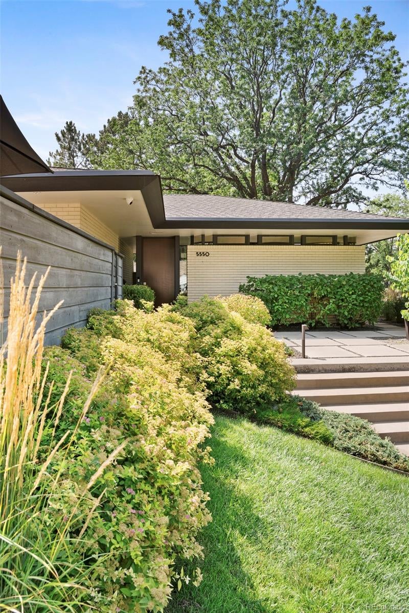 5550 E Lehigh Ave, Denver, CO 80237