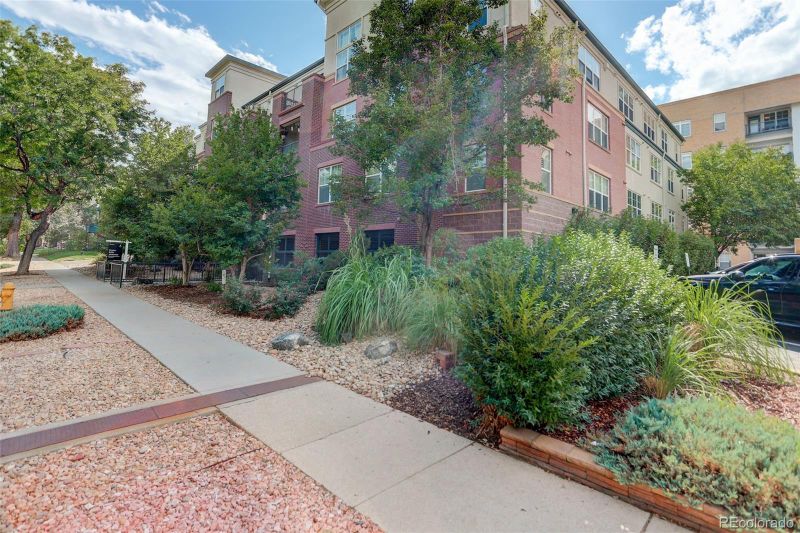 1623 Saint Paul St #202, Denver, CO 80206
