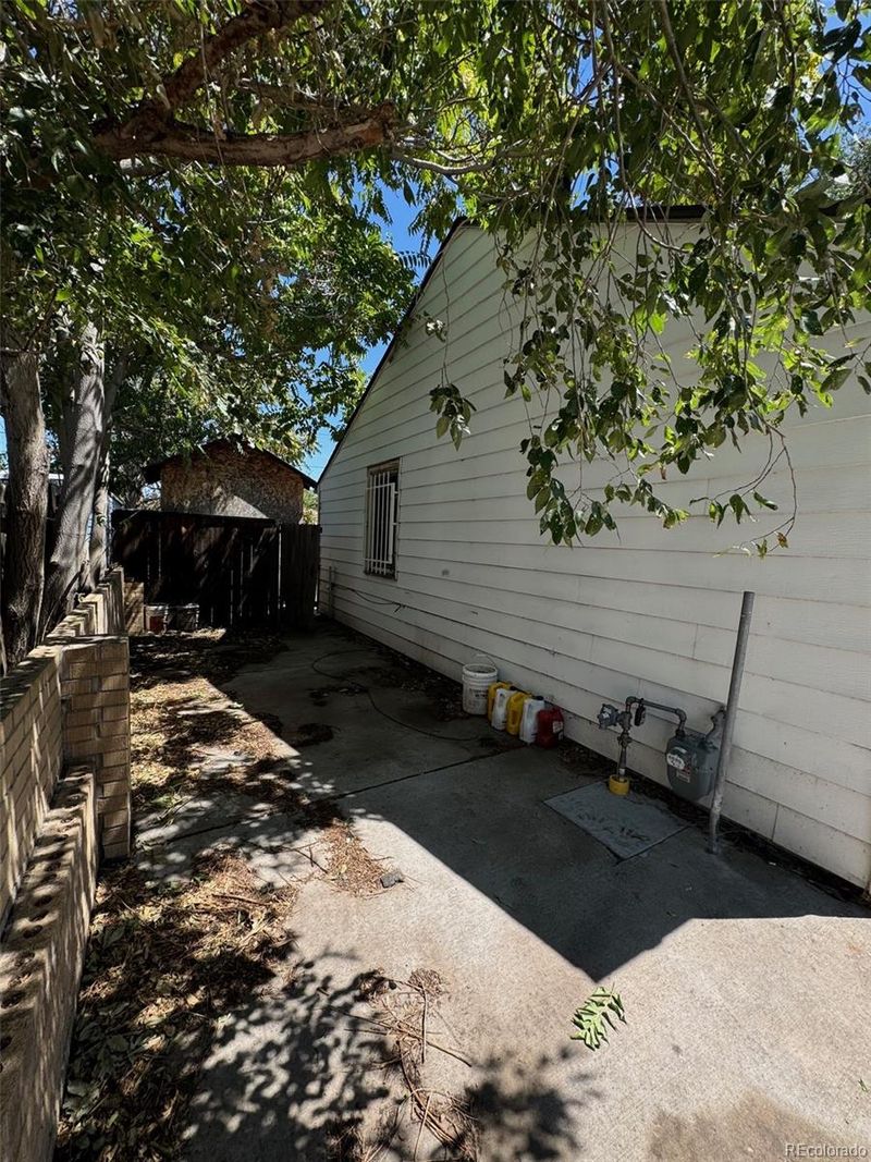 4730 Elizabeth St, Denver, CO 80216