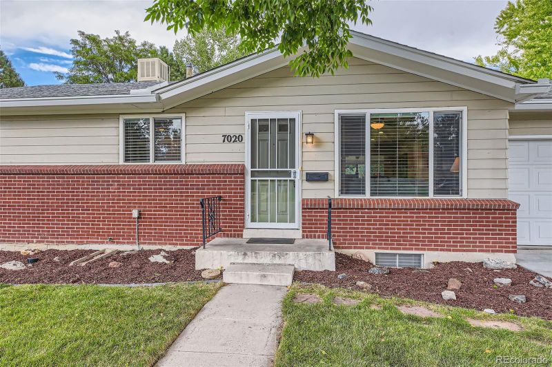 7020 S Clermont St, Centennial, CO 80122