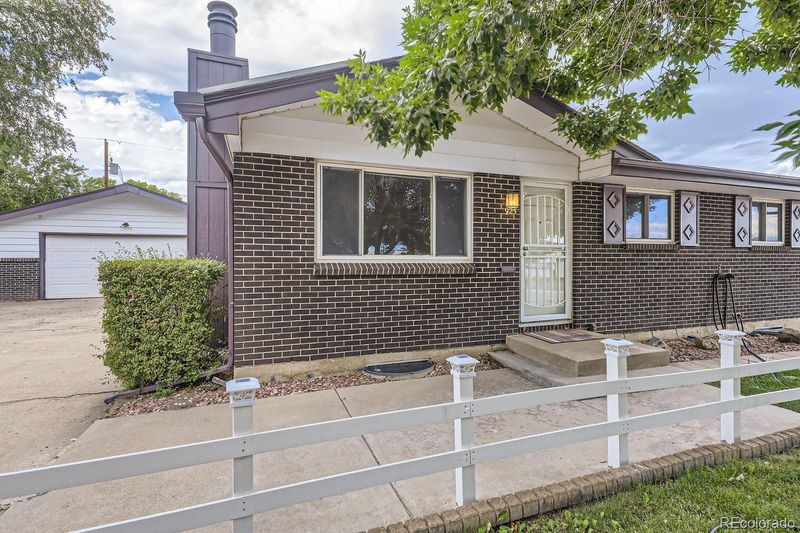 925 W 101st Pl, Northglenn, CO 80260