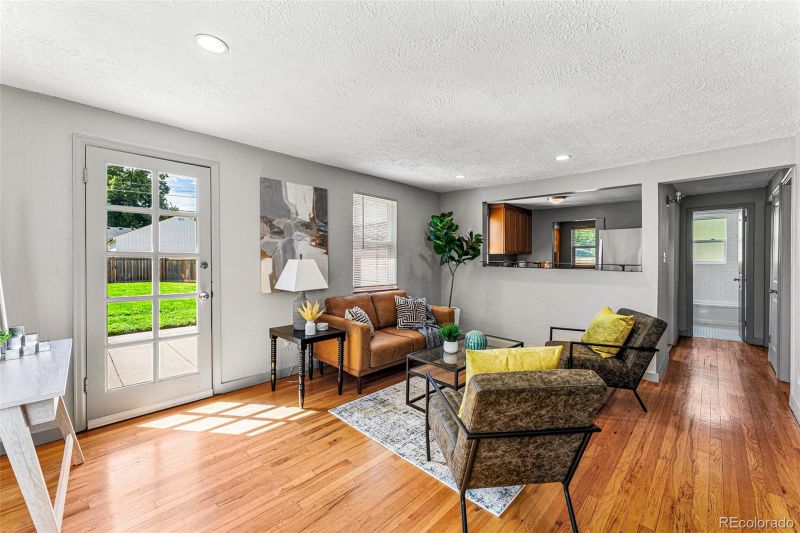 1097 Leyden St, Denver, CO 80220