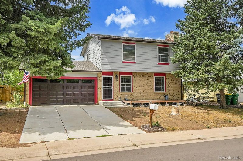 3691 S Pitkin Cir, Aurora, CO 80013