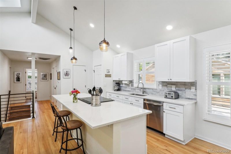 1986 S Cherry St, Denver, CO 80222