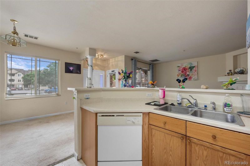 8309 S Independence Cir #101, Littleton, CO 80128