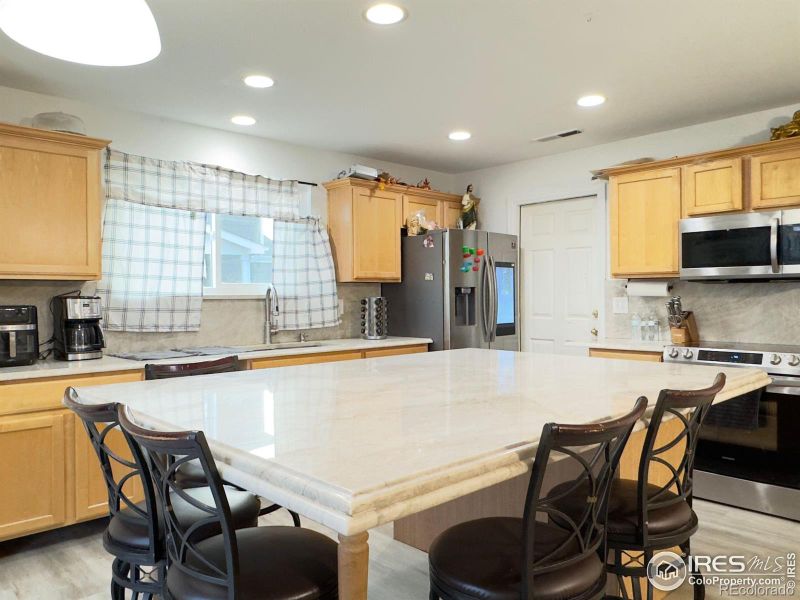 843 Ponderosa Ln, Brighton, CO 80603
