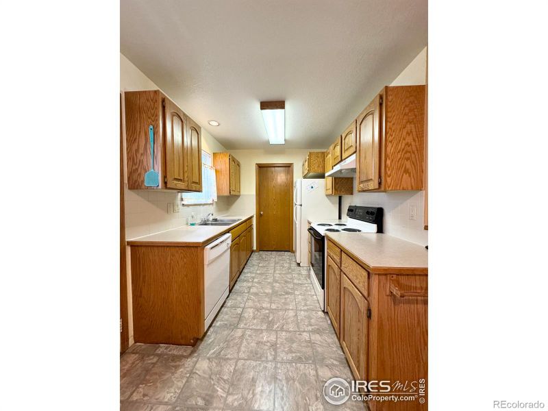 1002 E 16th St, Loveland, CO 80538