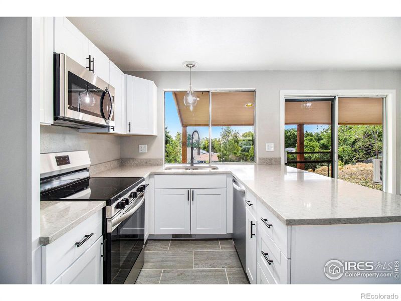 1242 S Pierson Ct, Lakewood, CO 80232