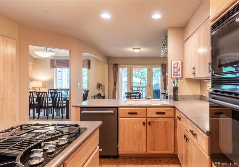 28 Pinyon Pine Rd, Littleton, CO 80127