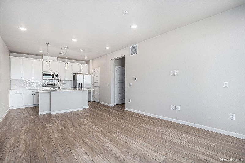 6153 N Ceylon St #208, Denver, CO 80249