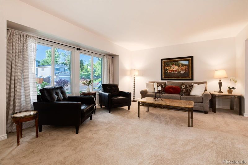 662 Northridge Rd, Highlands Ranch, CO 80126
