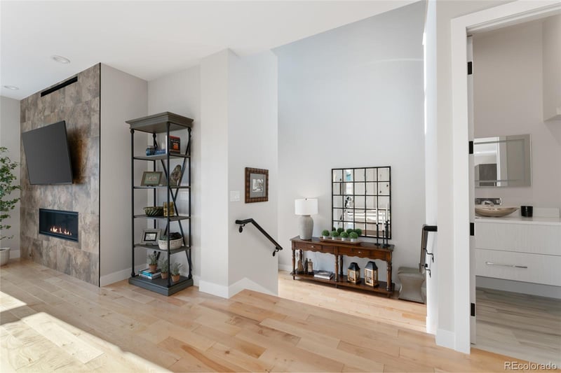 5956 S Sycamore St, Littleton, CO 80120
