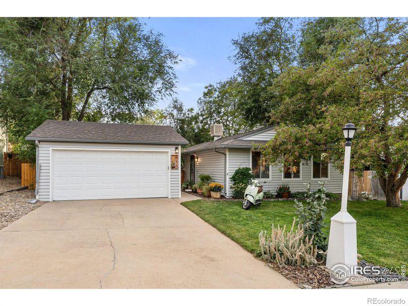 933 Quartz Ct, Longmont, CO 80504