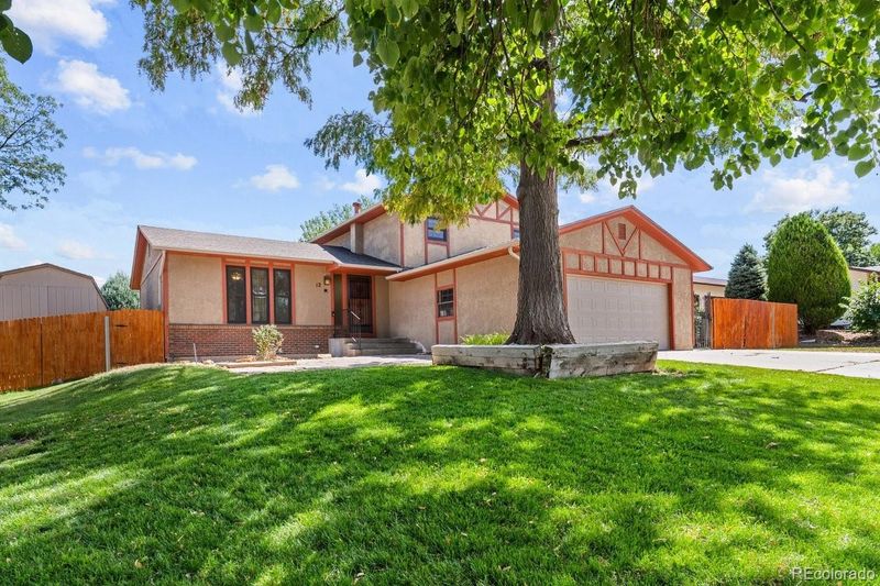 12 Mendecino Dr, Pueblo, CO 81005