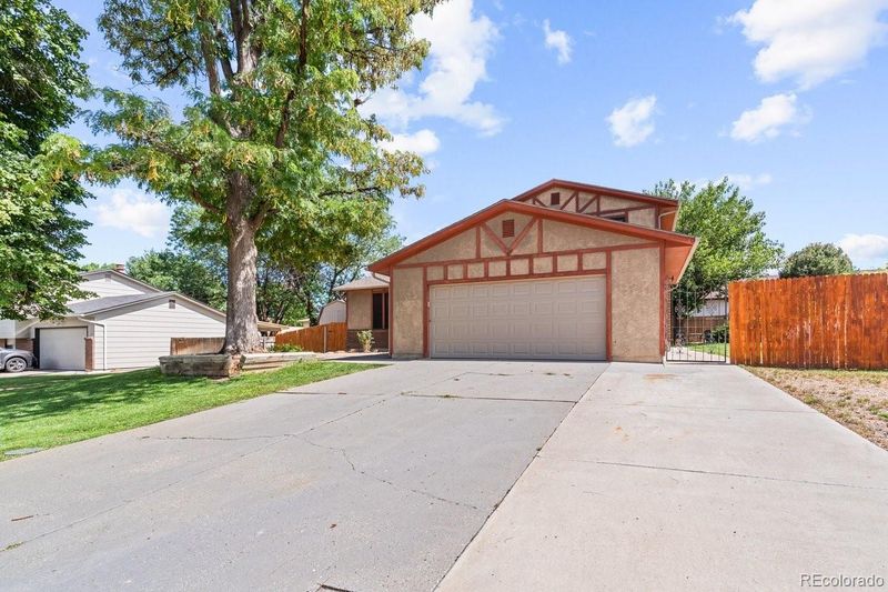 12 Mendecino Dr, Pueblo, CO 81005