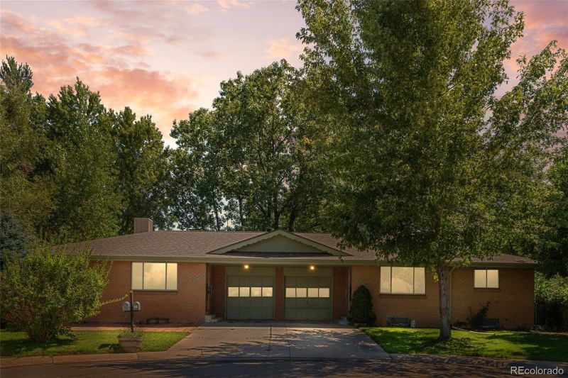 8610 W 32nd Pl, Wheat Ridge, CO 80033