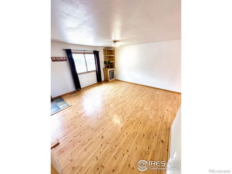 204 Lori Dr, Loveland, CO 80537