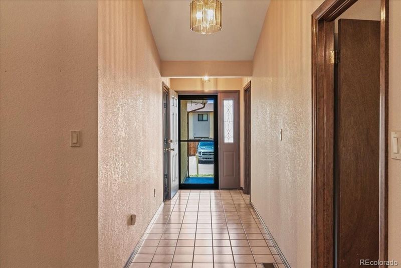 37 Terrace Dr, Pueblo, CO 81001