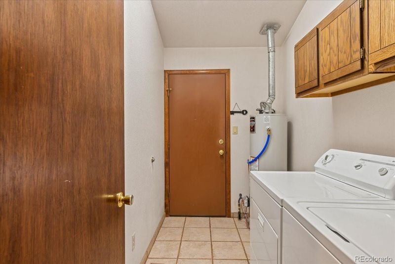 37 Terrace Dr, Pueblo, CO 81001