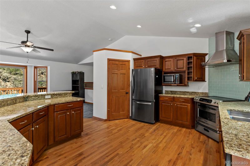 901 Sawmill Creek Rd, Evergreen, CO 80439