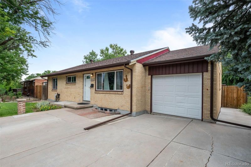 1470 S Yates St, Denver, CO 80219